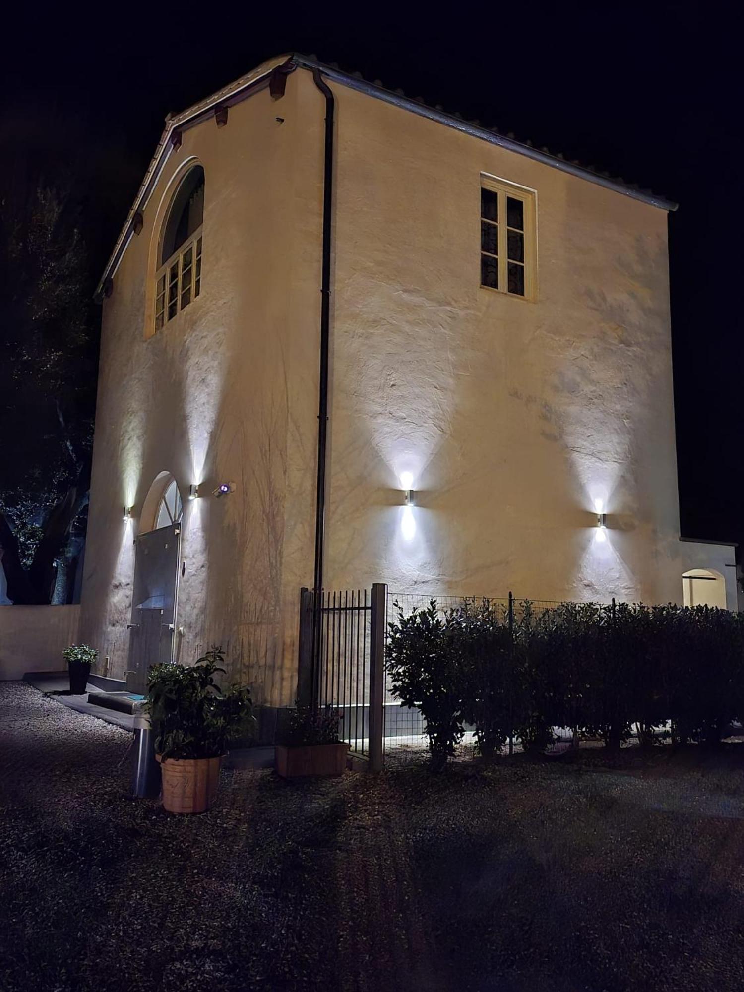 La Villa Apartments Tinaia - Excellent For Sardegna & Corsica - 6-8 Beds - Private Parking Included With Camera ลีวอร์โน ภายนอก รูปภาพ