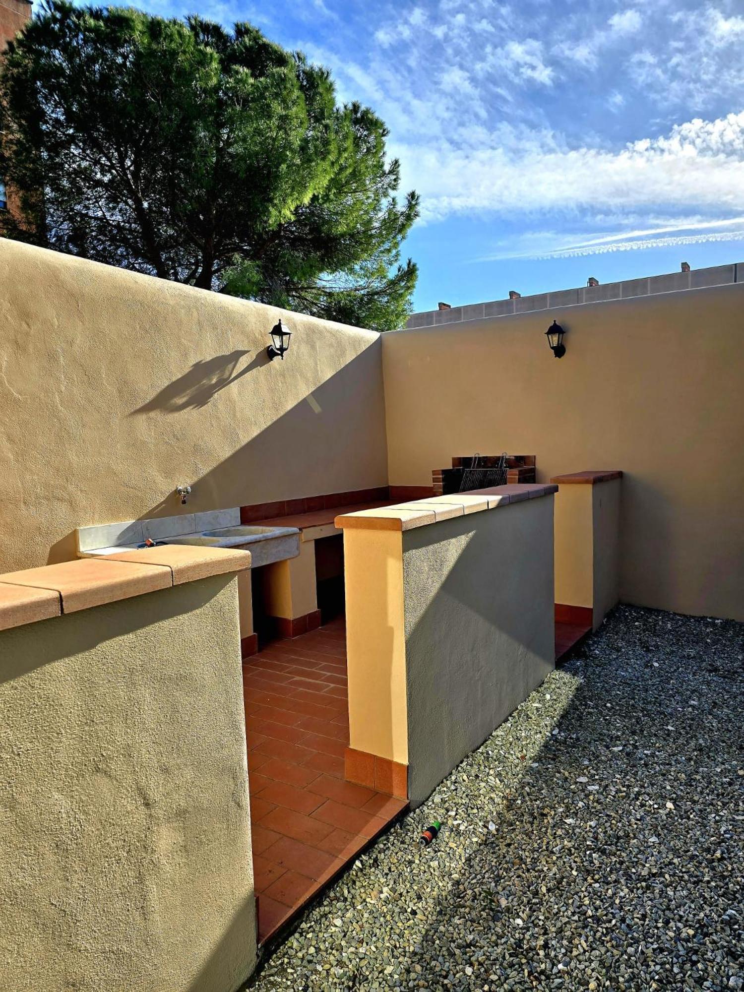 La Villa Apartments Tinaia - Excellent For Sardegna & Corsica - 6-8 Beds - Private Parking Included With Camera ลีวอร์โน ภายนอก รูปภาพ
